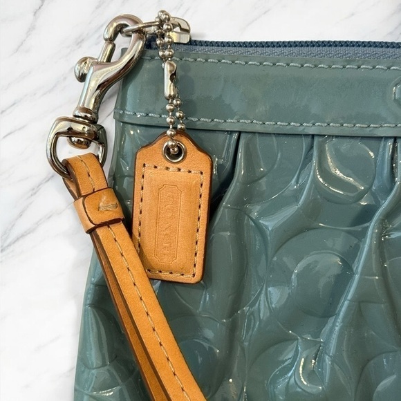 COACH Leah Embossed Patent Leather Marine Blue Wristlet EUC - Picture 2 of 7